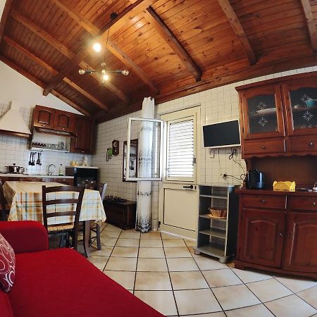 Casa Vacanza Isola Sul Mare كاستيلاّماري ديل غو المظهر الخارجي الصورة