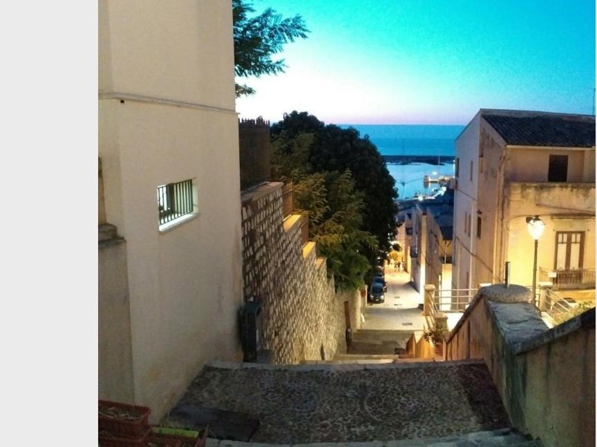 Casa Vacanza Isola Sul Mare كاستيلاّماري ديل غو المظهر الخارجي الصورة