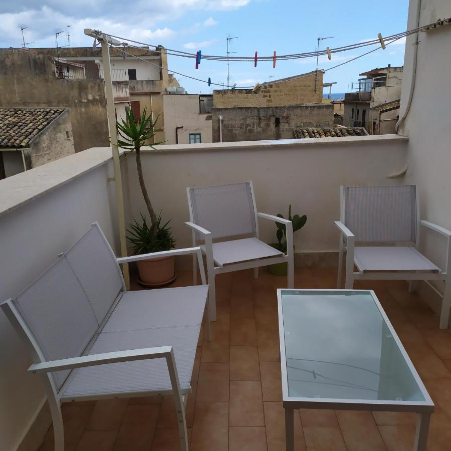 Casa Vacanza Isola Sul Mare كاستيلاّماري ديل غو المظهر الخارجي الصورة