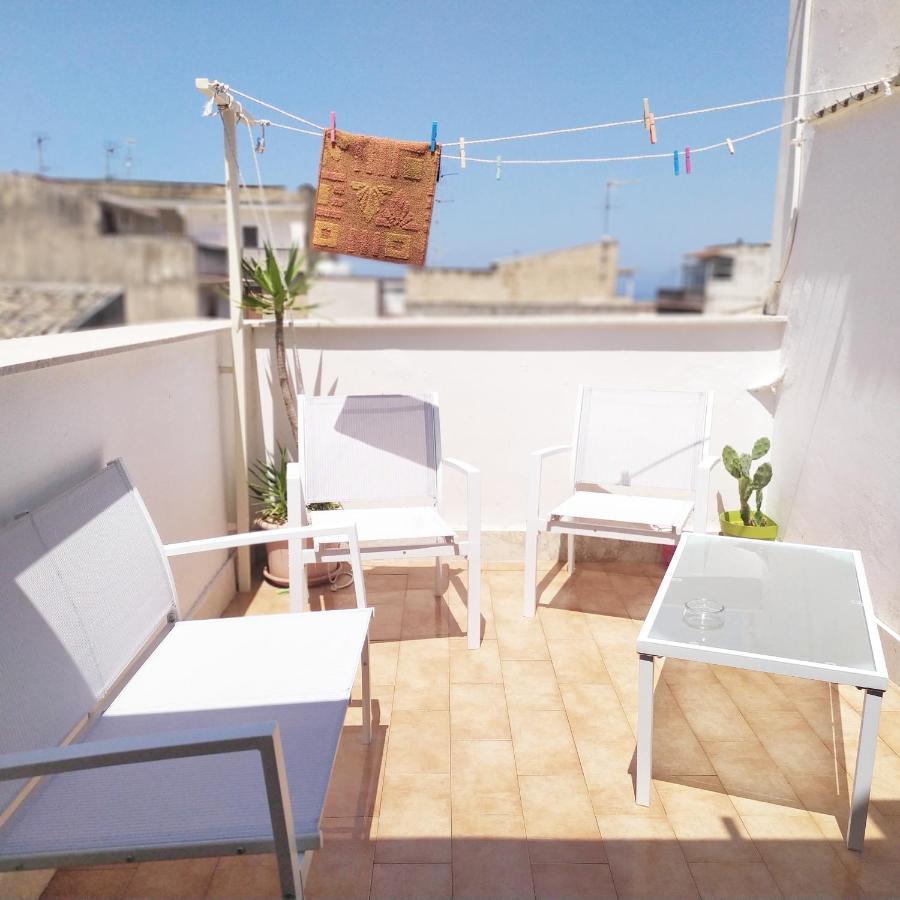 Casa Vacanza Isola Sul Mare كاستيلاّماري ديل غو المظهر الخارجي الصورة