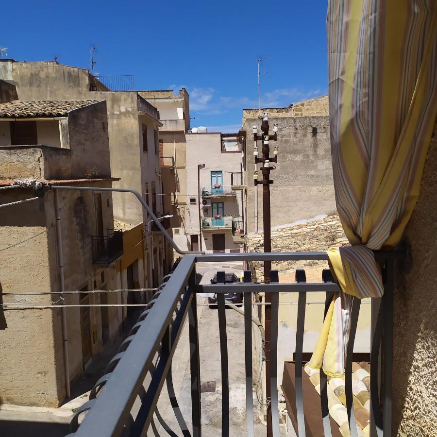Casa Vacanza Isola Sul Mare كاستيلاّماري ديل غو المظهر الخارجي الصورة