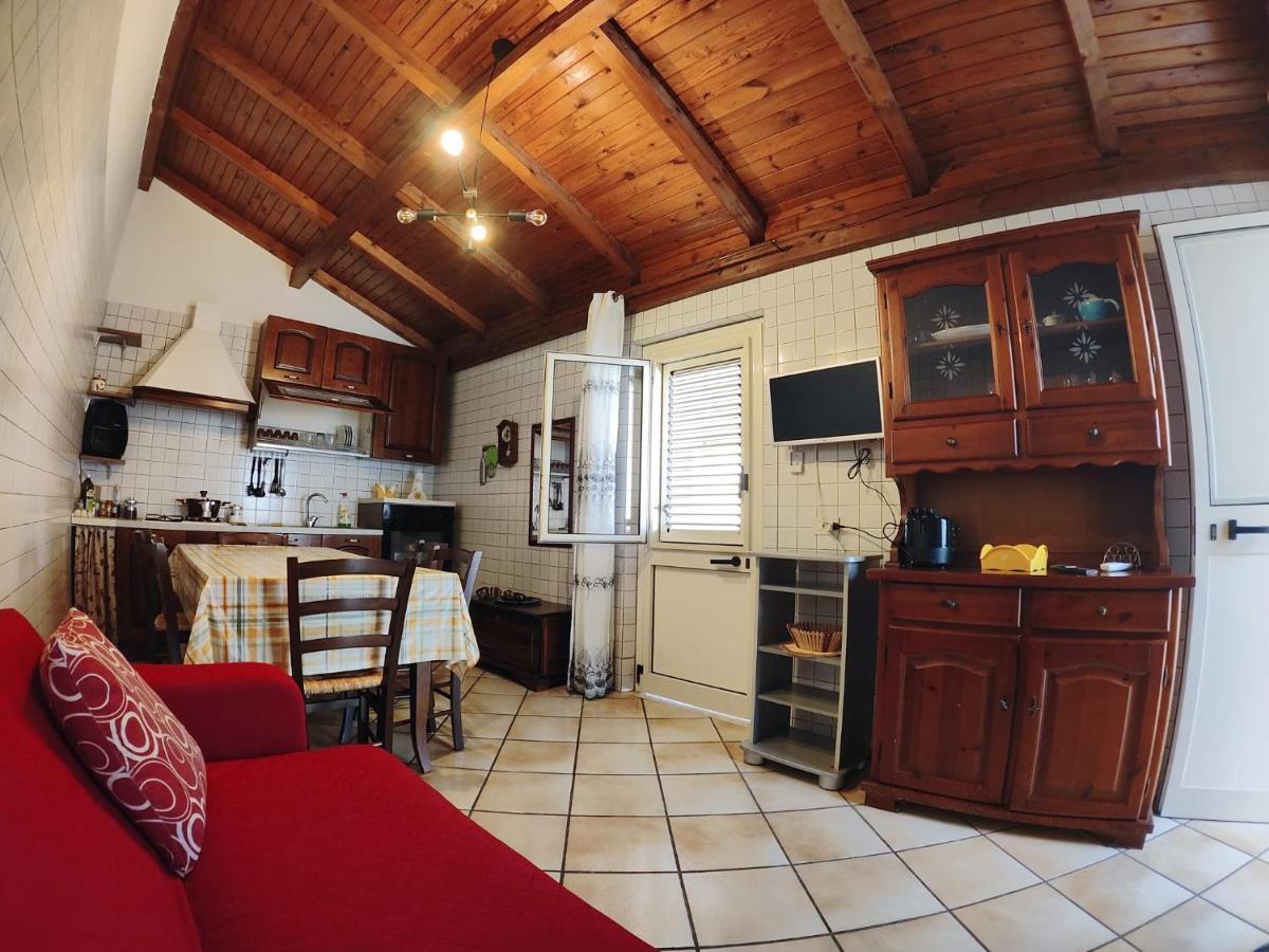 Casa Vacanza Isola Sul Mare كاستيلاّماري ديل غو المظهر الخارجي الصورة