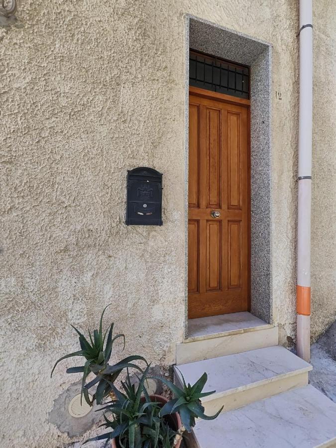 Casa Vacanza Isola Sul Mare كاستيلاّماري ديل غو المظهر الخارجي الصورة