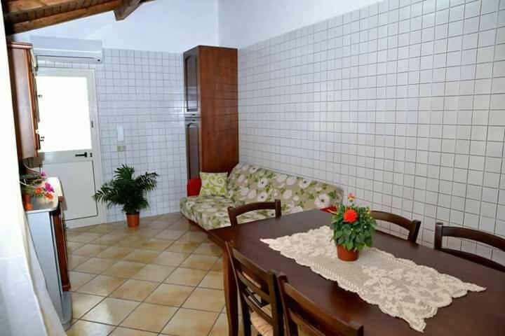 Casa Vacanza Isola Sul Mare كاستيلاّماري ديل غو المظهر الخارجي الصورة